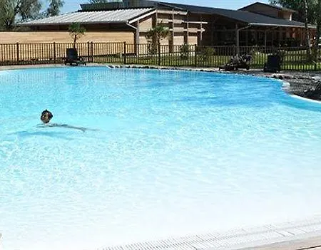 Le Village Du Lac Caravan Park Hotel Bruges