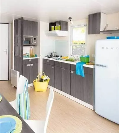 Hotel Le Village Du Lac Caravan Park 4*