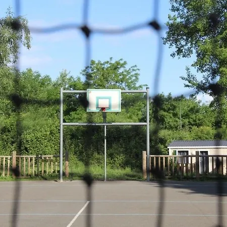 Le Village Du Lac Caravan Park Hotel Bruges