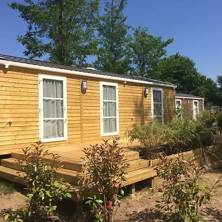 Le Village Du Lac Caravan Park