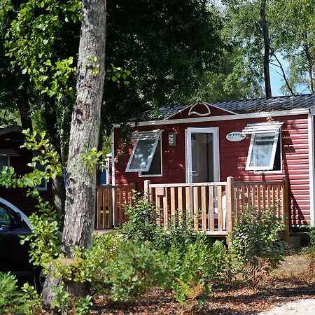 Le Village Du Lac Caravan Park Hotel 4*