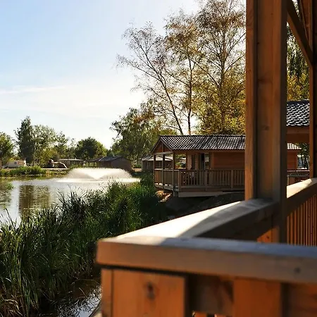 Le Village Du Lac Caravan Park Bruges