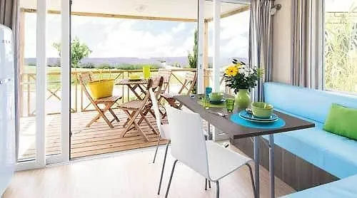 Le Village Du Lac Caravan Park 4* Bruges