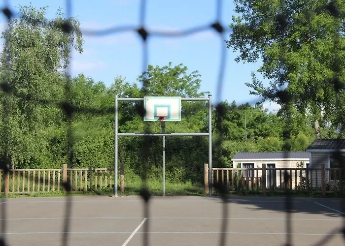 Le Village Du Lac Caravan Park Hotel Bruges