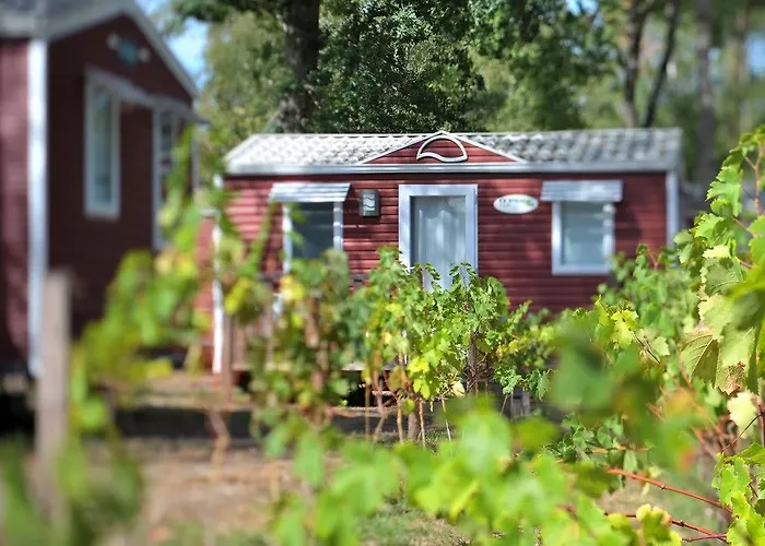 Hotel Le Village Du Lac Caravan Park