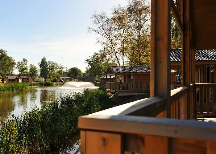 Le Village Du Lac Caravan Park Bruges